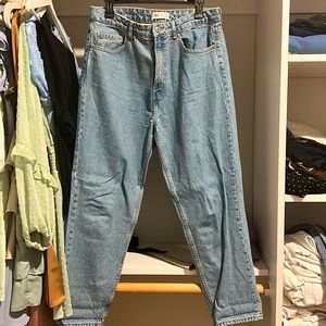 Mom jeans, used twice, fit perfect and make butt look great!!